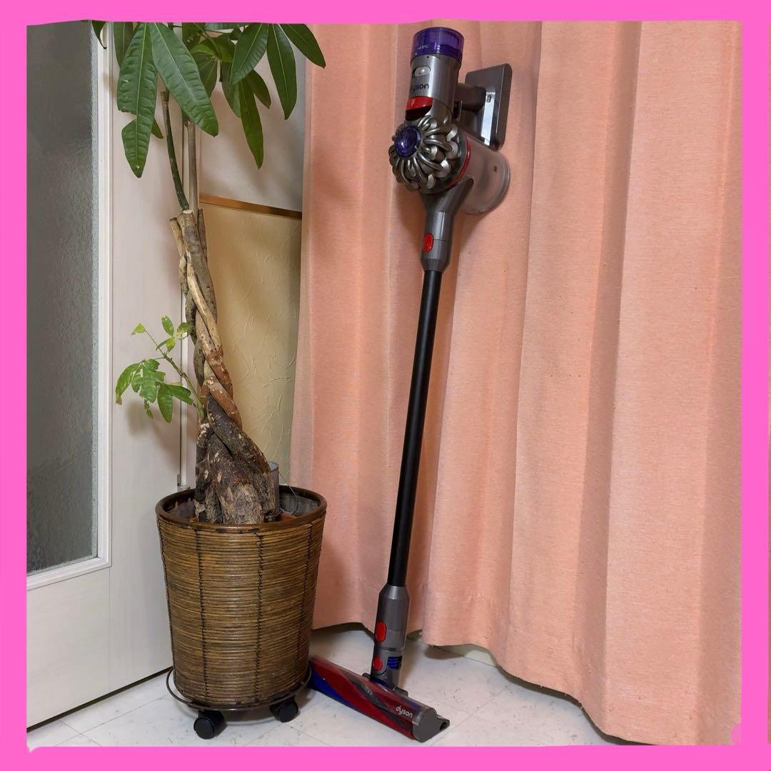 ★予備フィルター付き！ダイソン　Dyson V8 Slim Fluffy