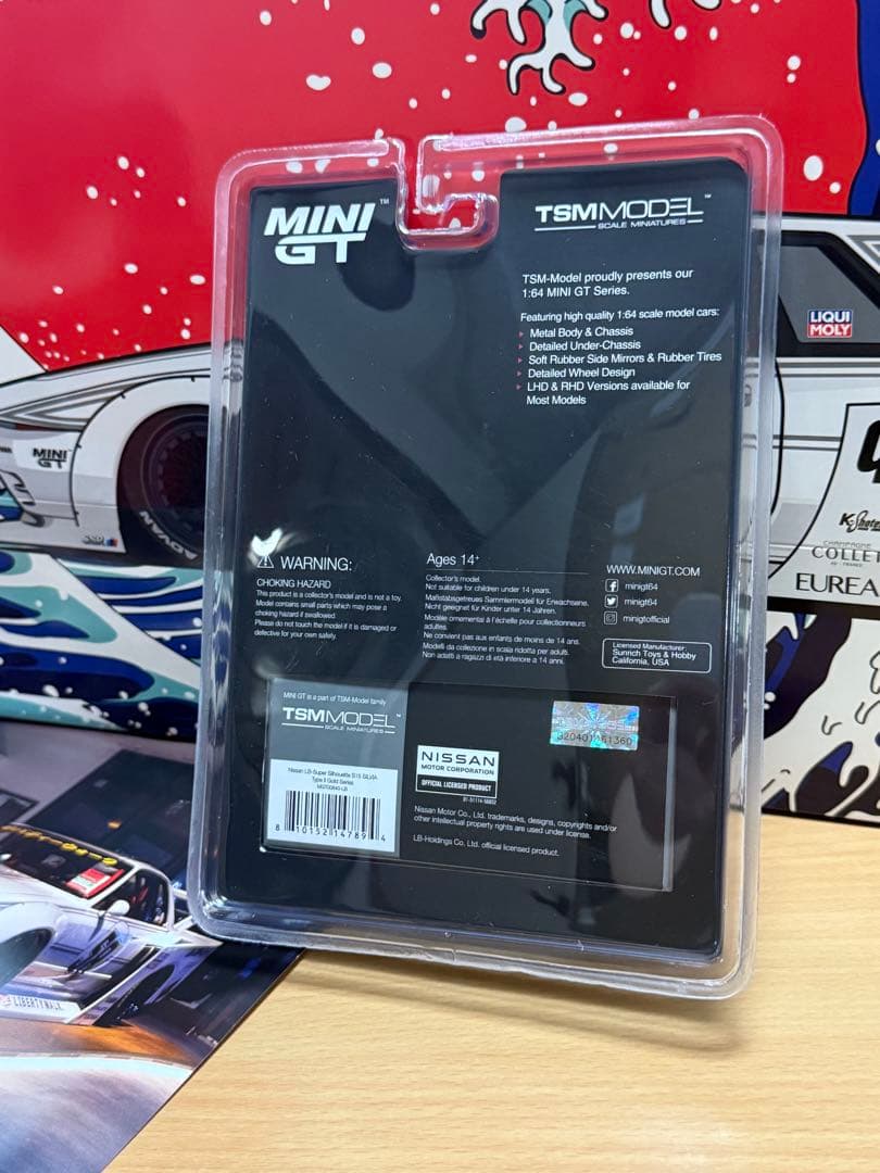 MINI GT リバティウォーク ゴールドミニカー　サイン入り