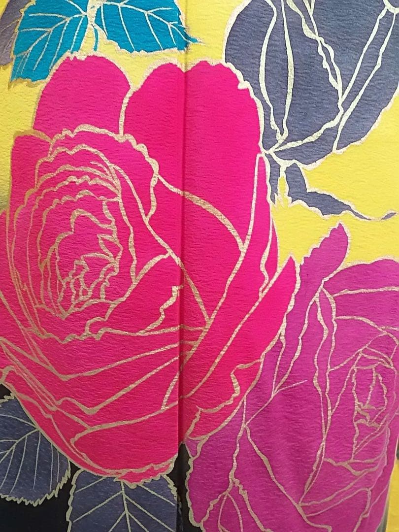 作家物・草野一騎　薔薇咲き誇る振袖×大胆アート構図／イエロー地×華麗モダンな名品