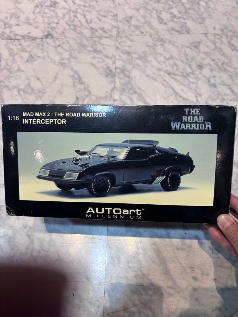 AUTOart マッドマックス2 インターセプター 1:18