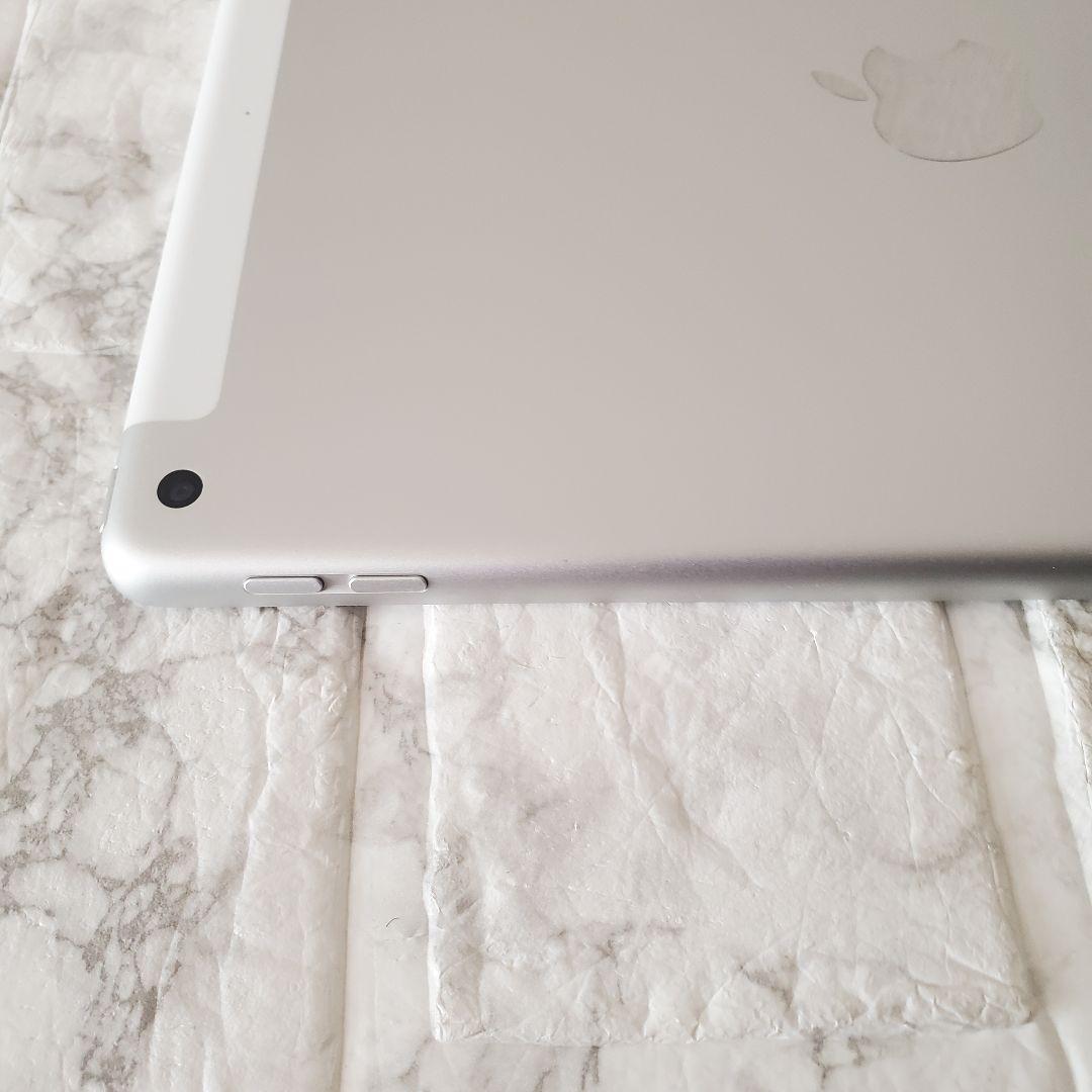251 iPad 8世代 32GB SIMフリー シルバー