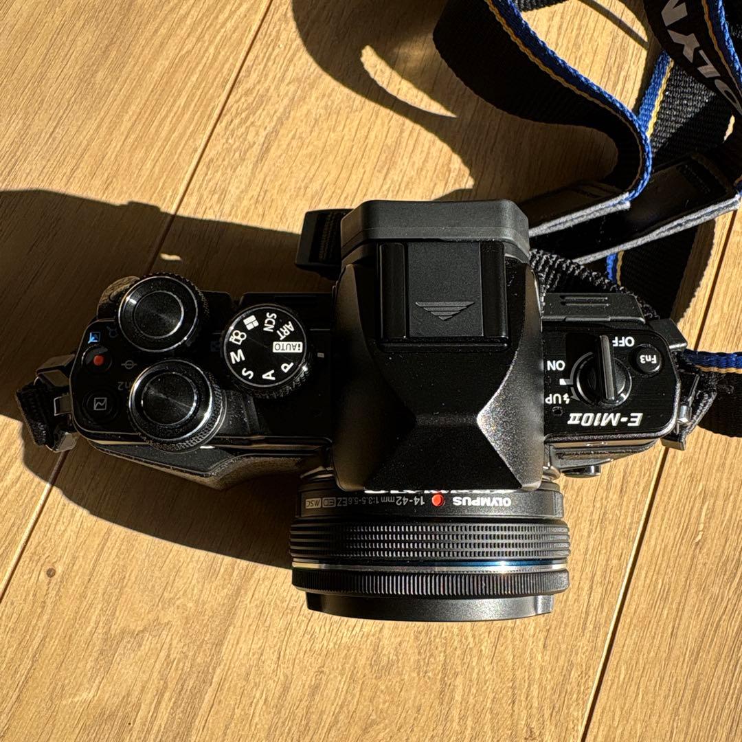 オリンパスOM-D E-M10 Mark Ⅱ ダブルズームレンズキット