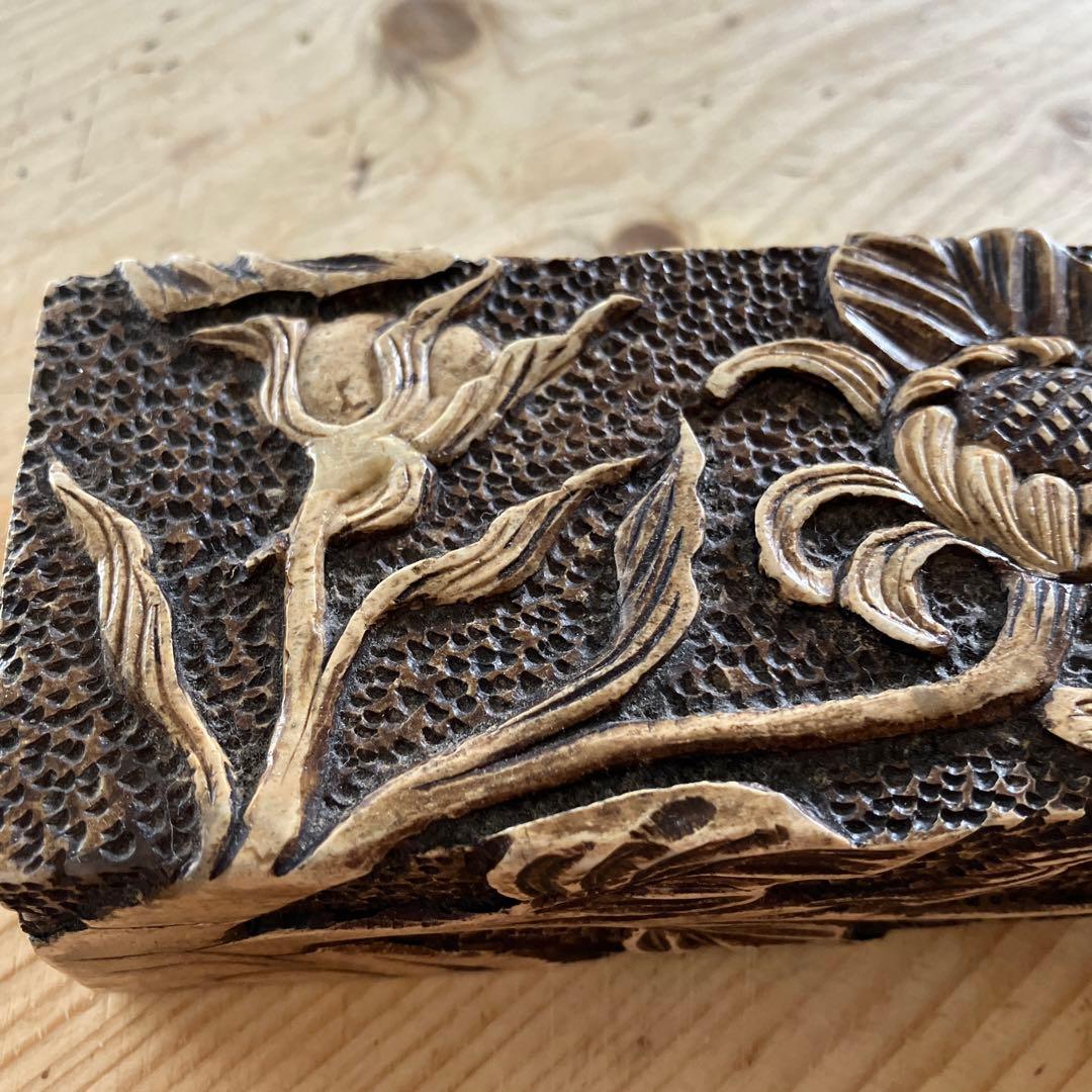 アンティーク手彫り　石の箱　宝石箱