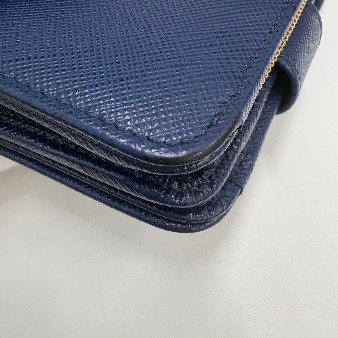 PRADA ネイビー 二つ折り財布　サフィアーノ