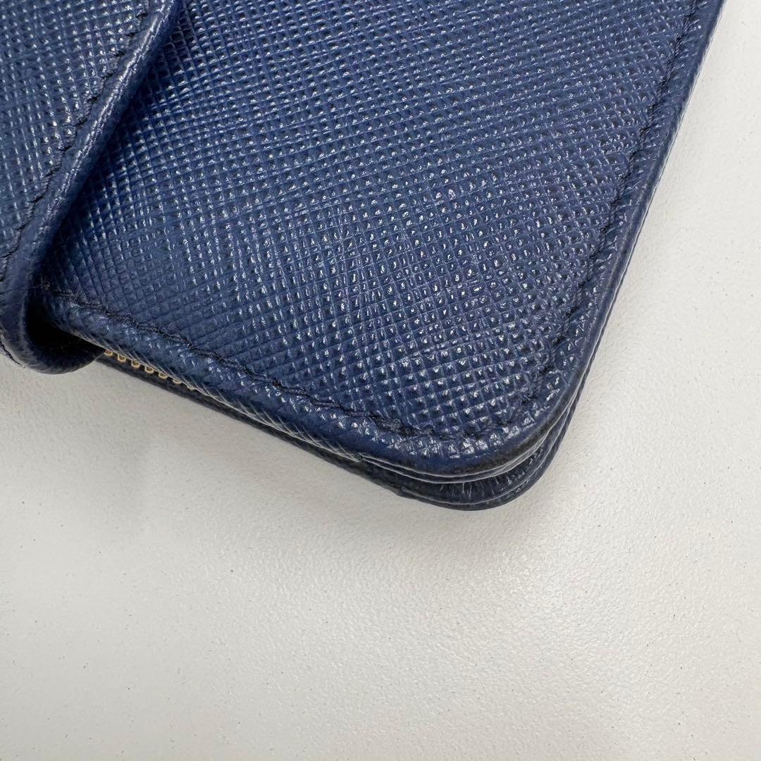PRADA ネイビー 二つ折り財布　サフィアーノ