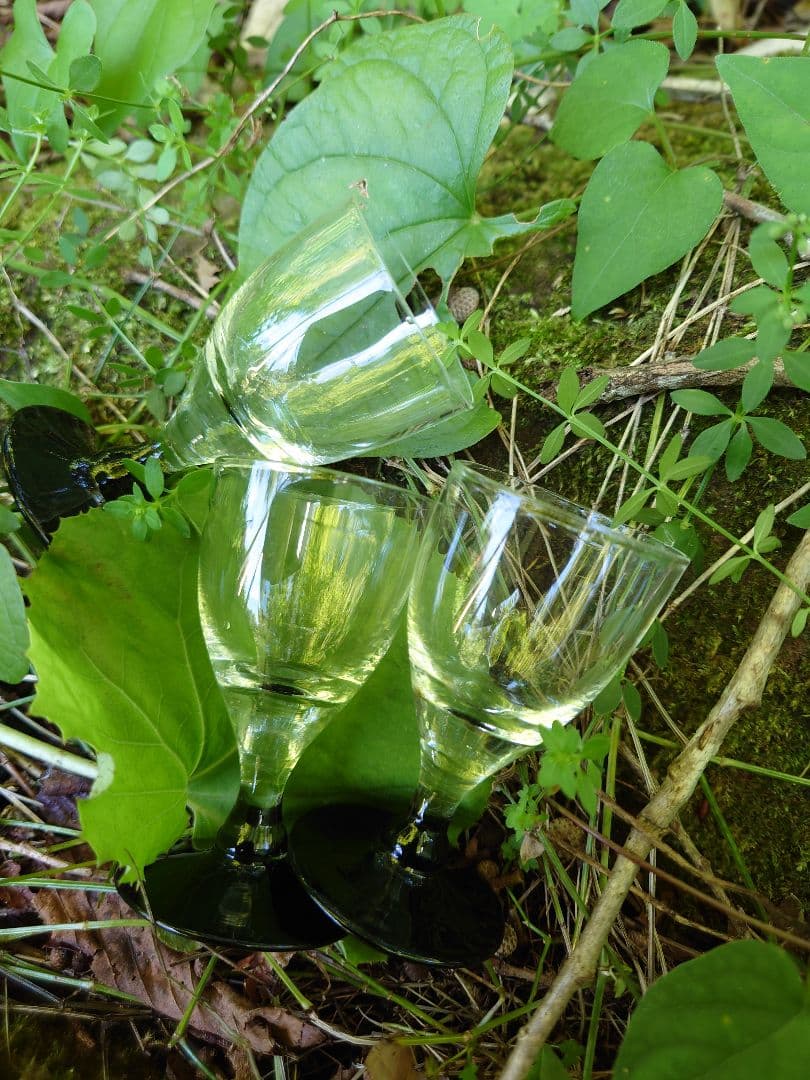 ショットグラス　紫　3個　アンティーク　ワイングラス形　気泡入り　ゆらゆら硝子