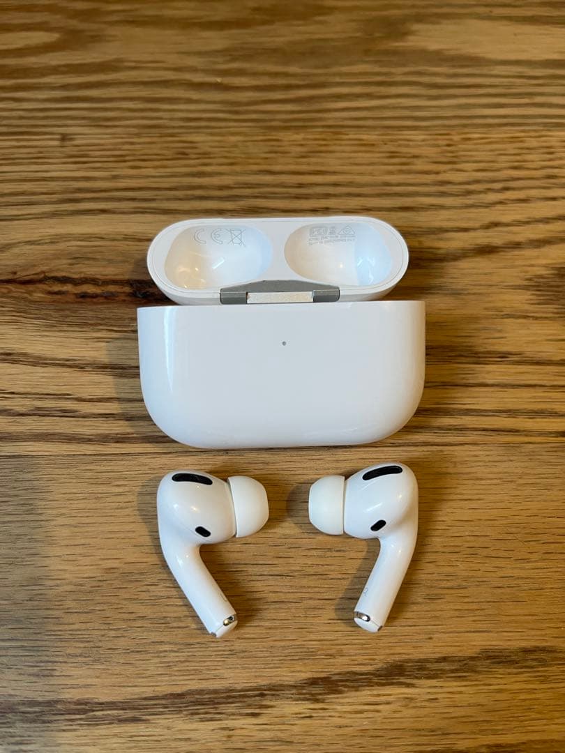 ☆極美品！おまけ付き☆Apple AirPods Pro 本体 充電ケース付き