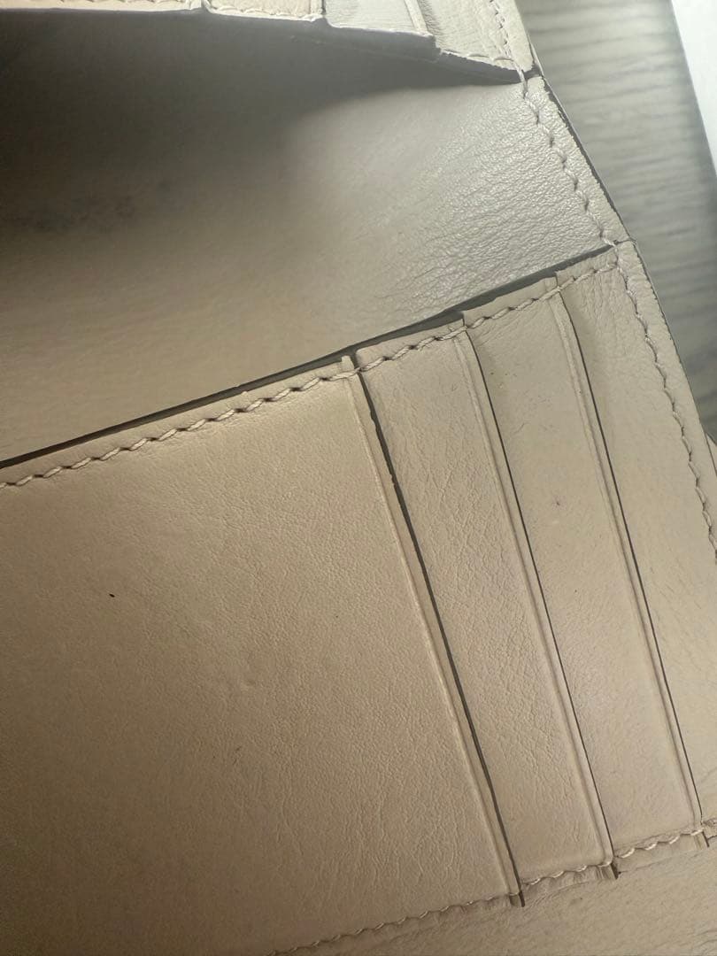 再再値下げ！LOEWE 三つ折り財布