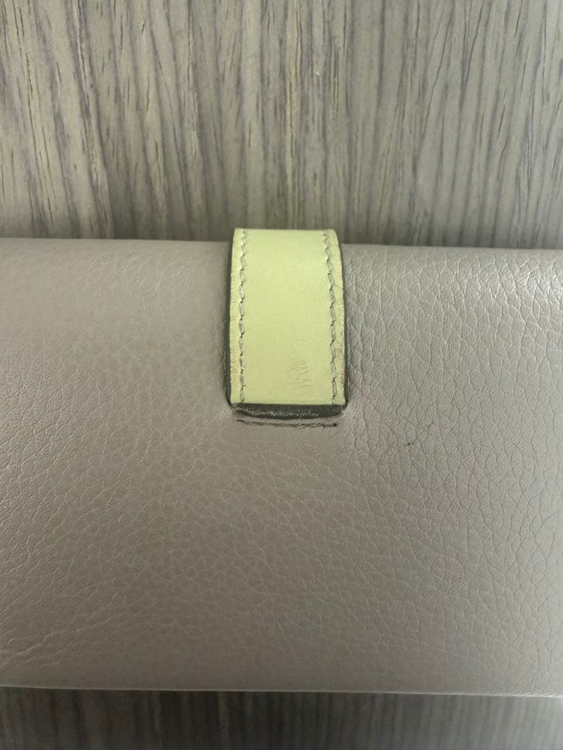 再再値下げ！LOEWE 三つ折り財布