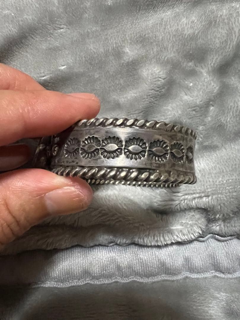 デ*」様 B. L. T. L. スタジオ バングル