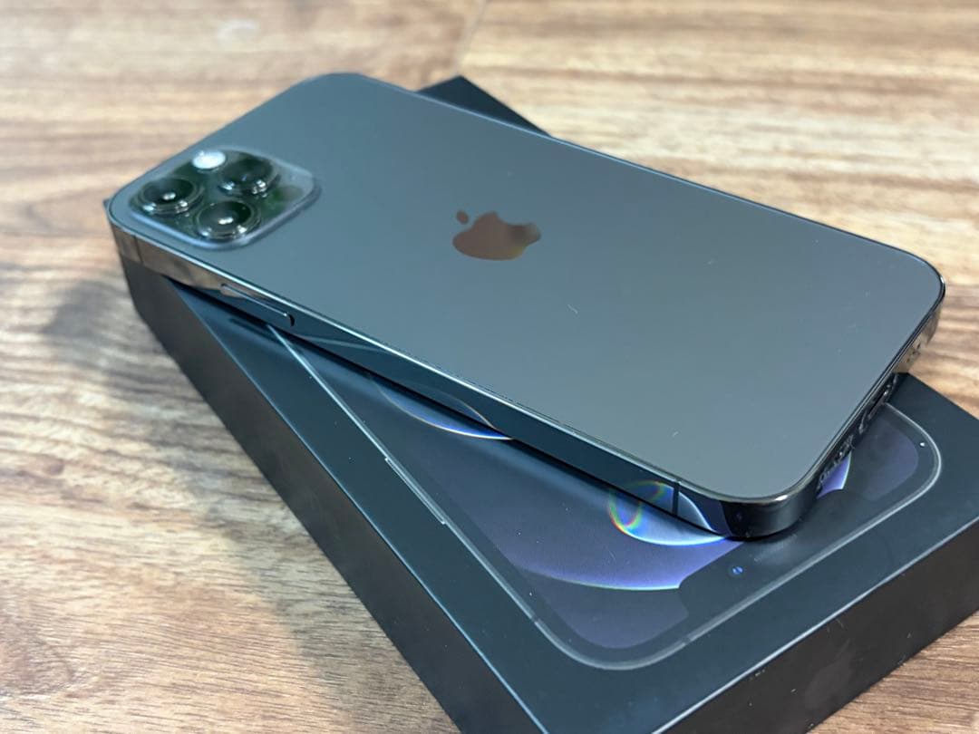 美品 iPhone12 Pro 256GB グラファイト SIMロック解除済み