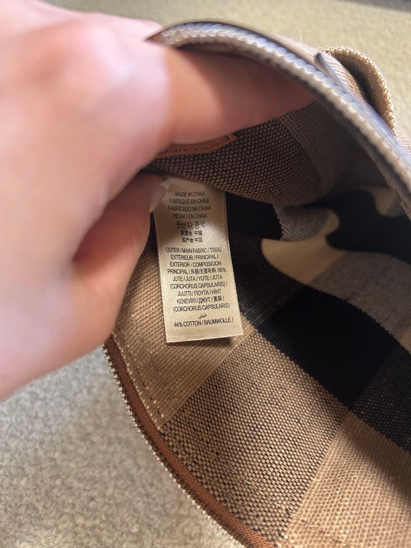 バーバリー　チェックバッグ　タッセル