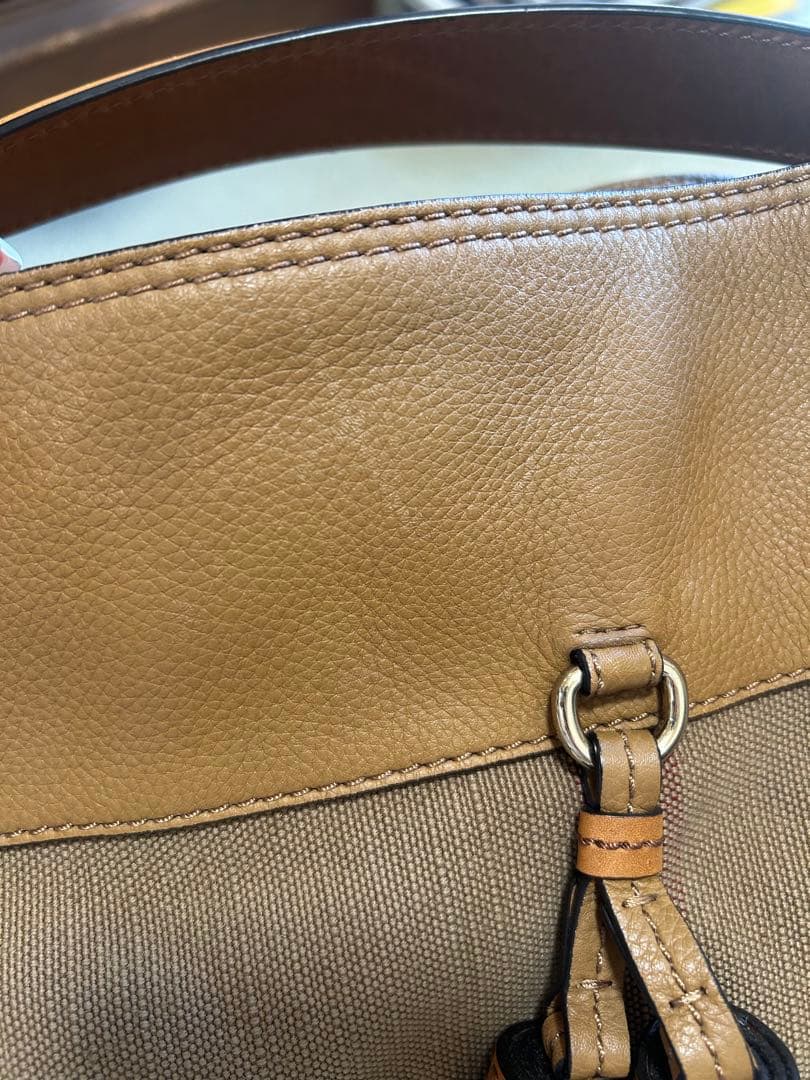 バーバリー　チェックバッグ　タッセル