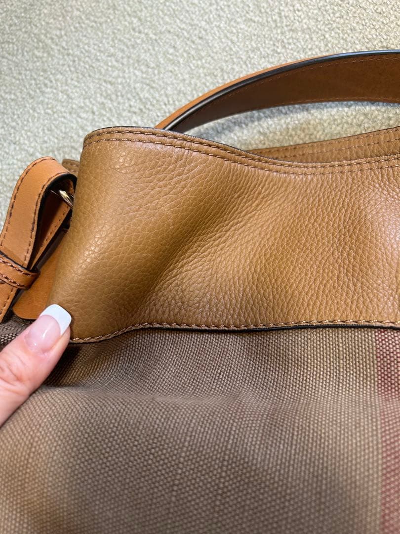 バーバリー　チェックバッグ　タッセル