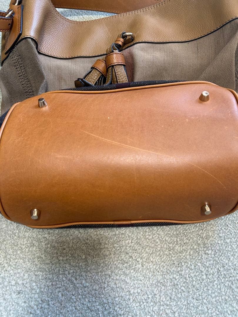 バーバリー　チェックバッグ　タッセル