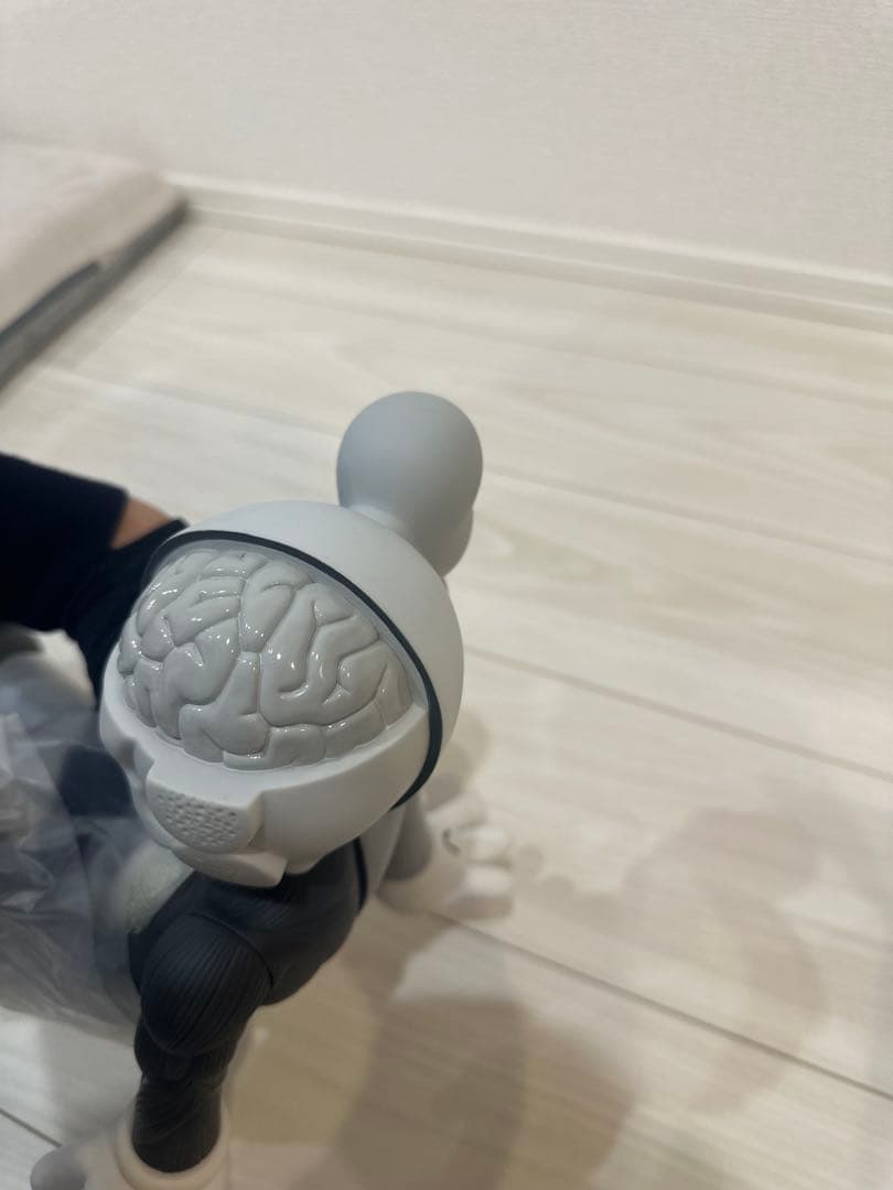 original fake kaws companion カウズ フィギュア