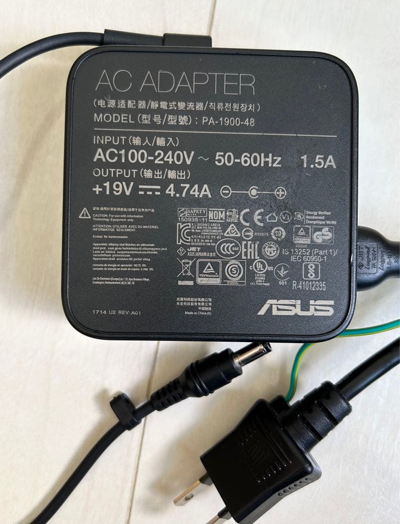 ASUS Chromebox 3 i7-8550U 第8世代 DDR4 4GB