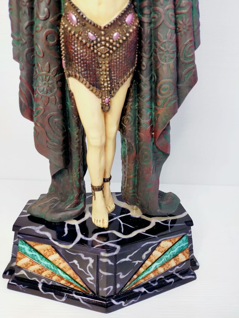 チパルス風女神　アールデコ調　レジン素材銅像