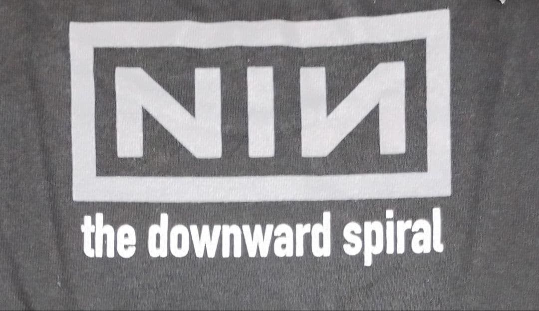 世界限定500 ナインインチネイルズ ダウンワードスパイラル30周年記念Tシャツ