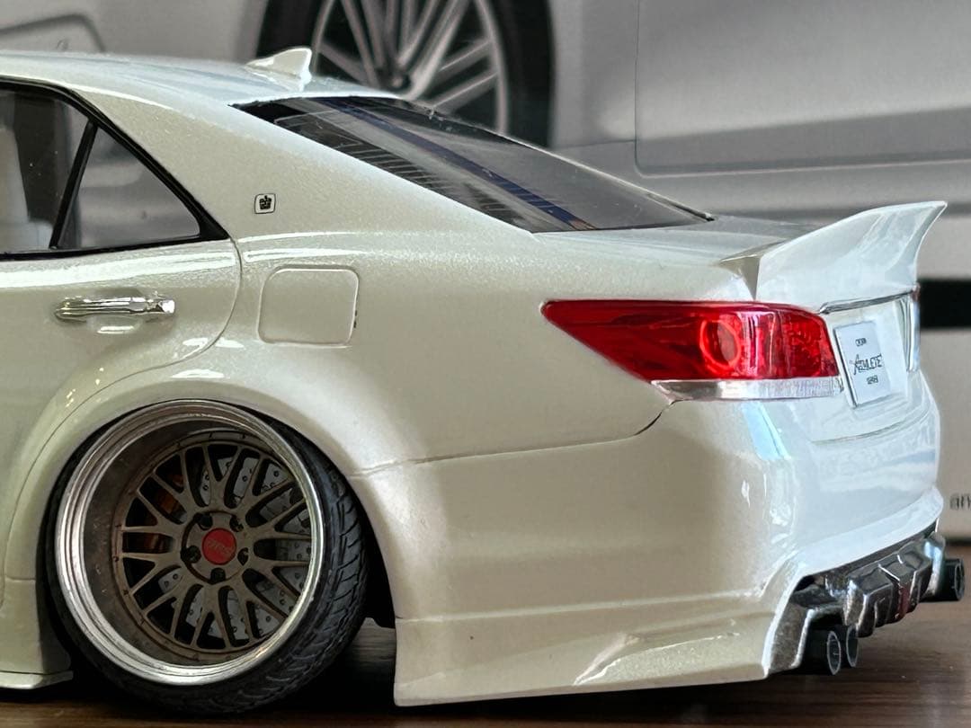 アオシマ 210 クラウン アスリート完成品