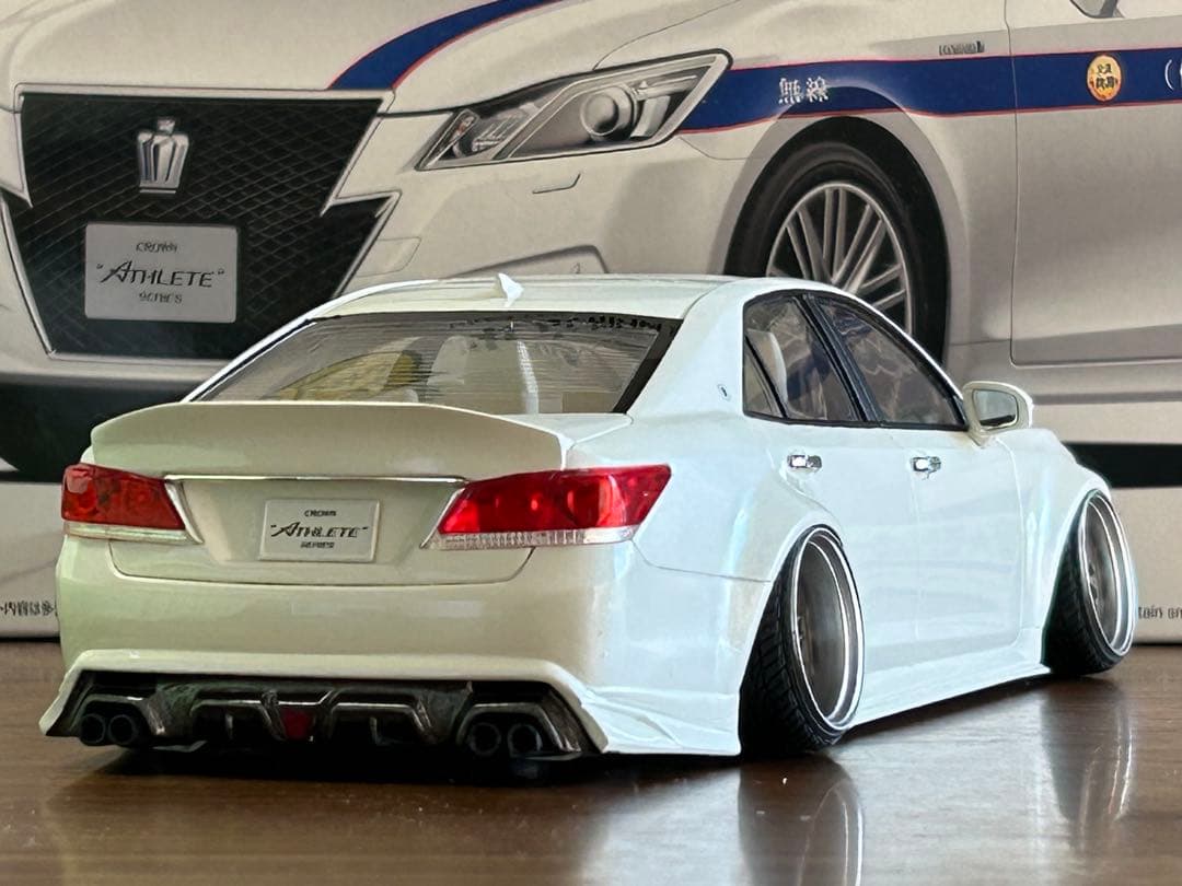 アオシマ 210 クラウン アスリート完成品