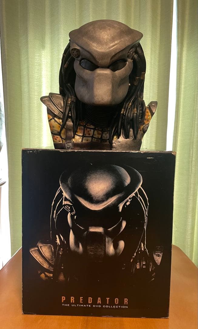 プレデター ヘッド特製フィギュア（箱付き）