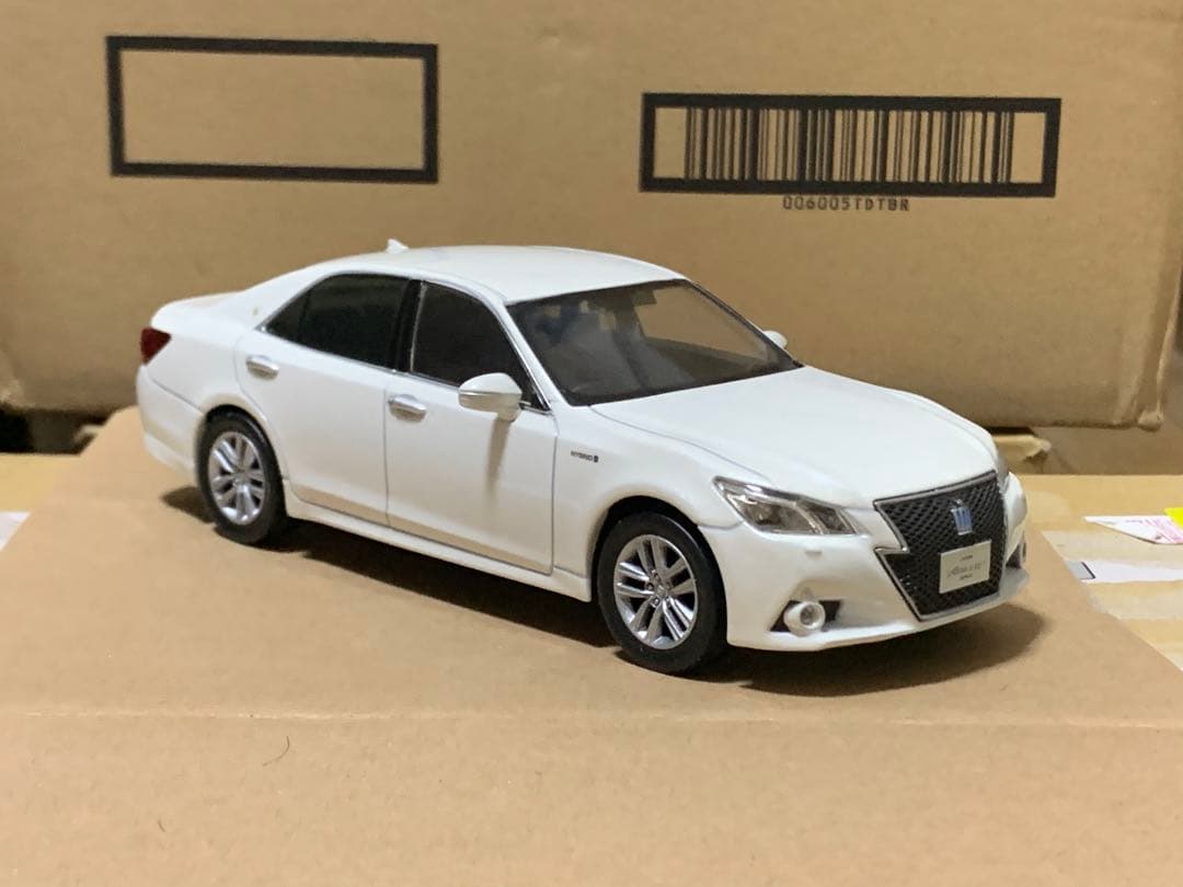 x*a様 クラウンアスリート カラーサンプル