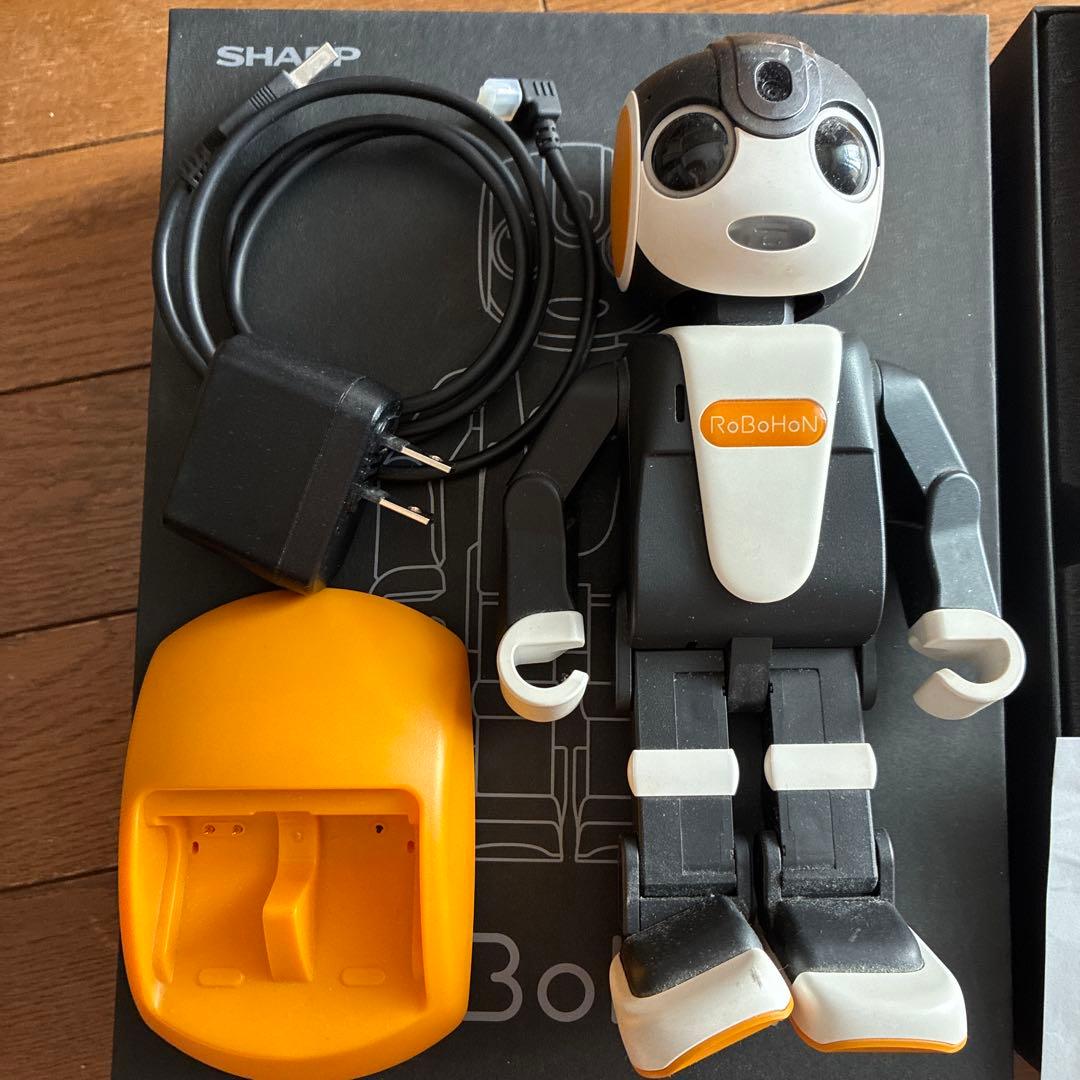 SHARP RoBoHoN 、歌ったり踊ったり会話も楽しい。通電確認済み。