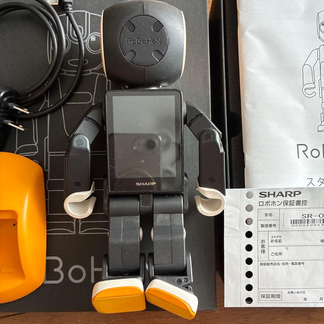 SHARP RoBoHoN 、歌ったり踊ったり会話も楽しい。通電確認済み。