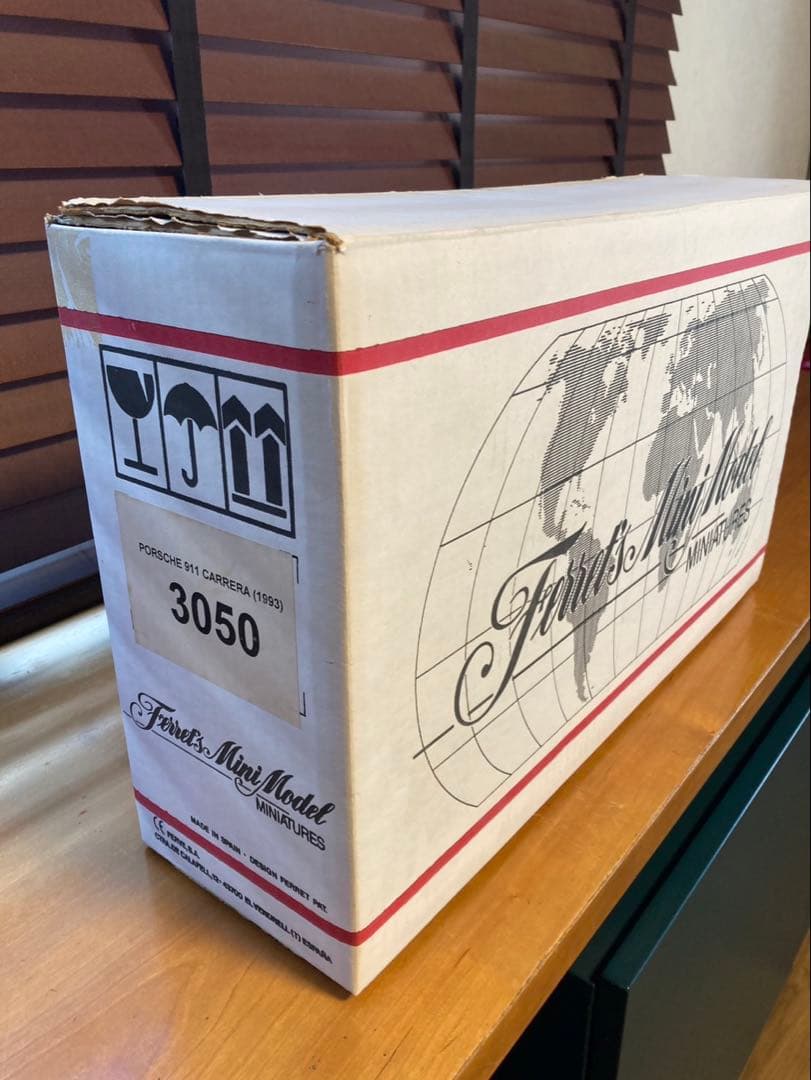 1／18サイズ　ガレージジオラマ