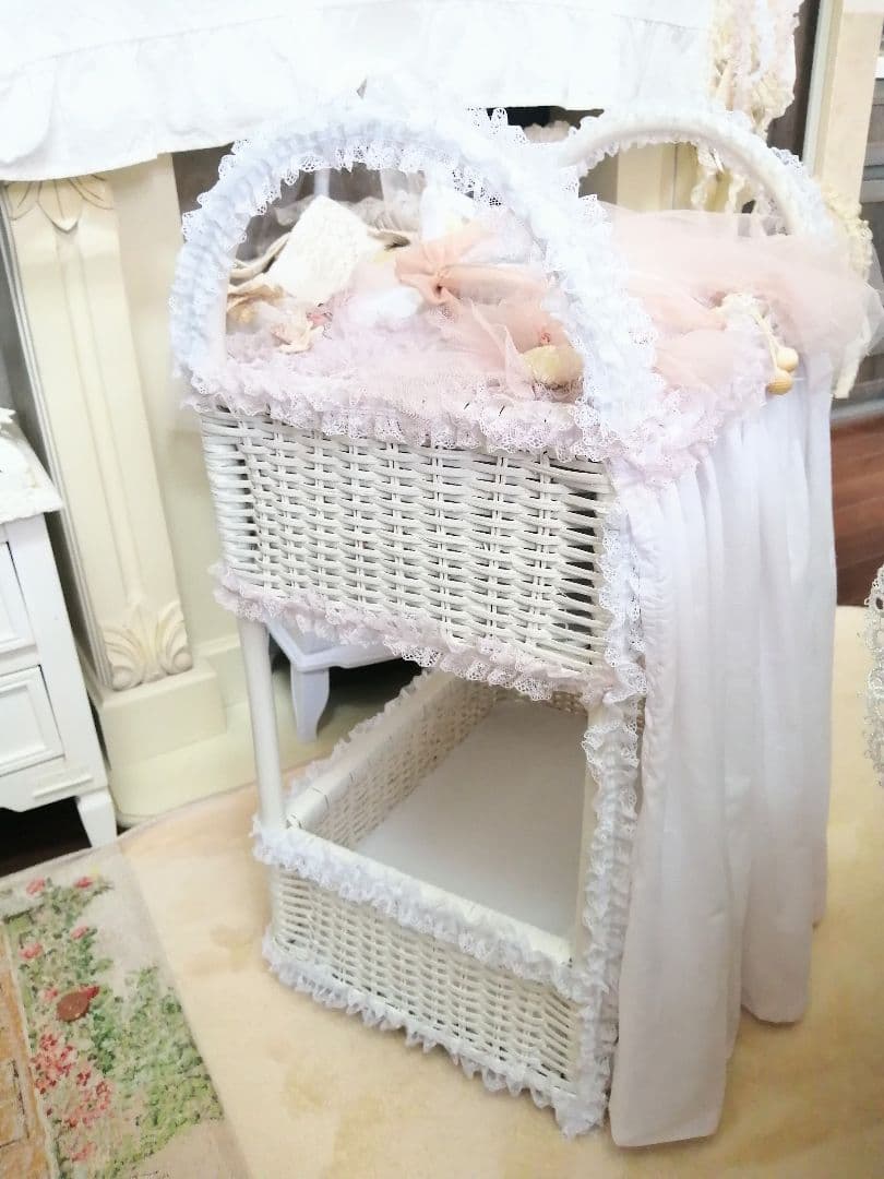白ラタン♡たっぷり収納♡ホワイト家具♡フリル♡レース♡ミルクペイント♡