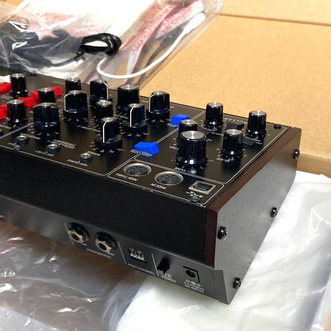 鍵盤楽器 Behringer Model D mini moog clone