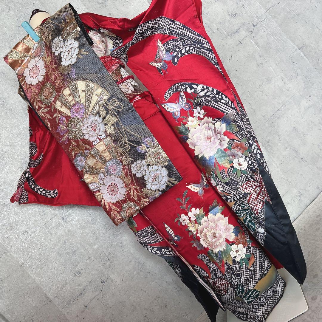 振袖　フルセット　正絹　赤　黒　華やか　ボタン　古典柄　かっこいい系　k3