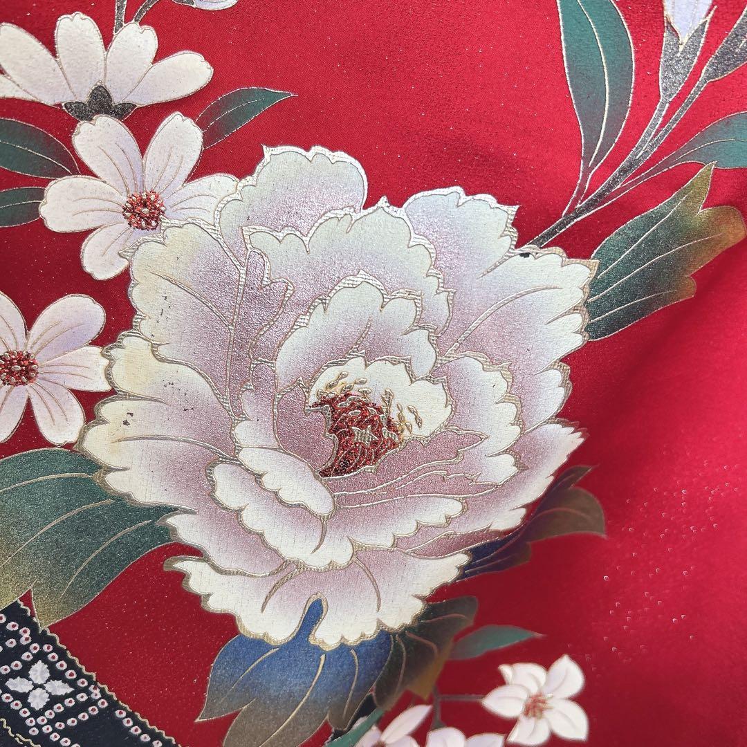 振袖　フルセット　正絹　赤　黒　華やか　ボタン　古典柄　かっこいい系　k3