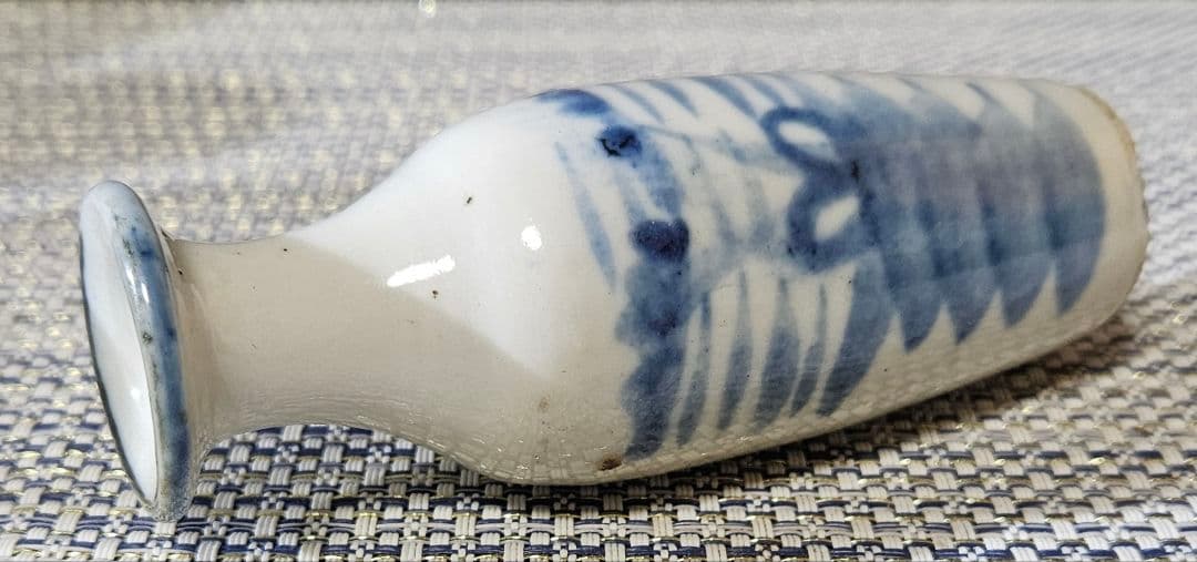 中国古美術　中国古陶磁器　清朝清代　青華　染付　水辺に鳥の図　小瓶　花入　鼻煙壺