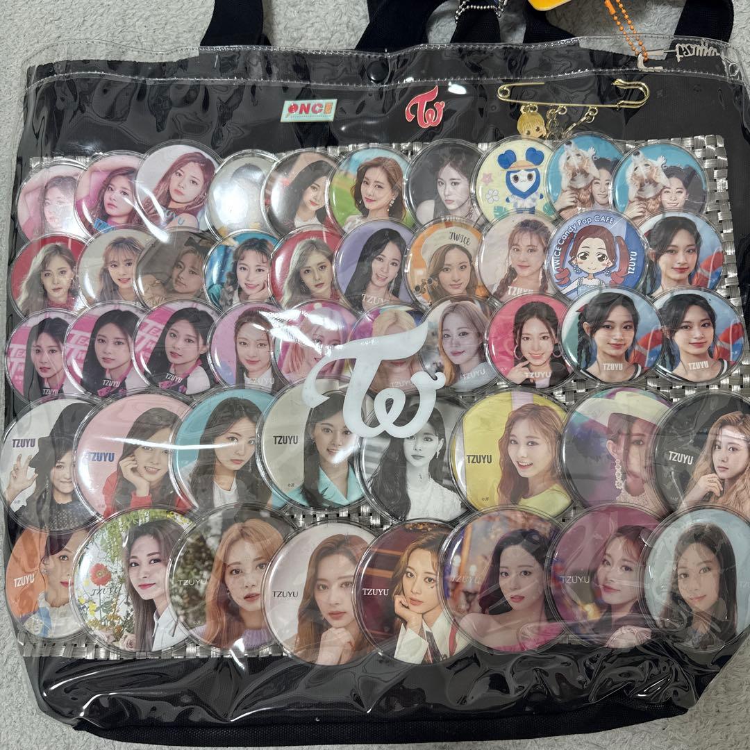 TWICE ツウィ 缶バッジ キーホルダー トレカケース 痛バック