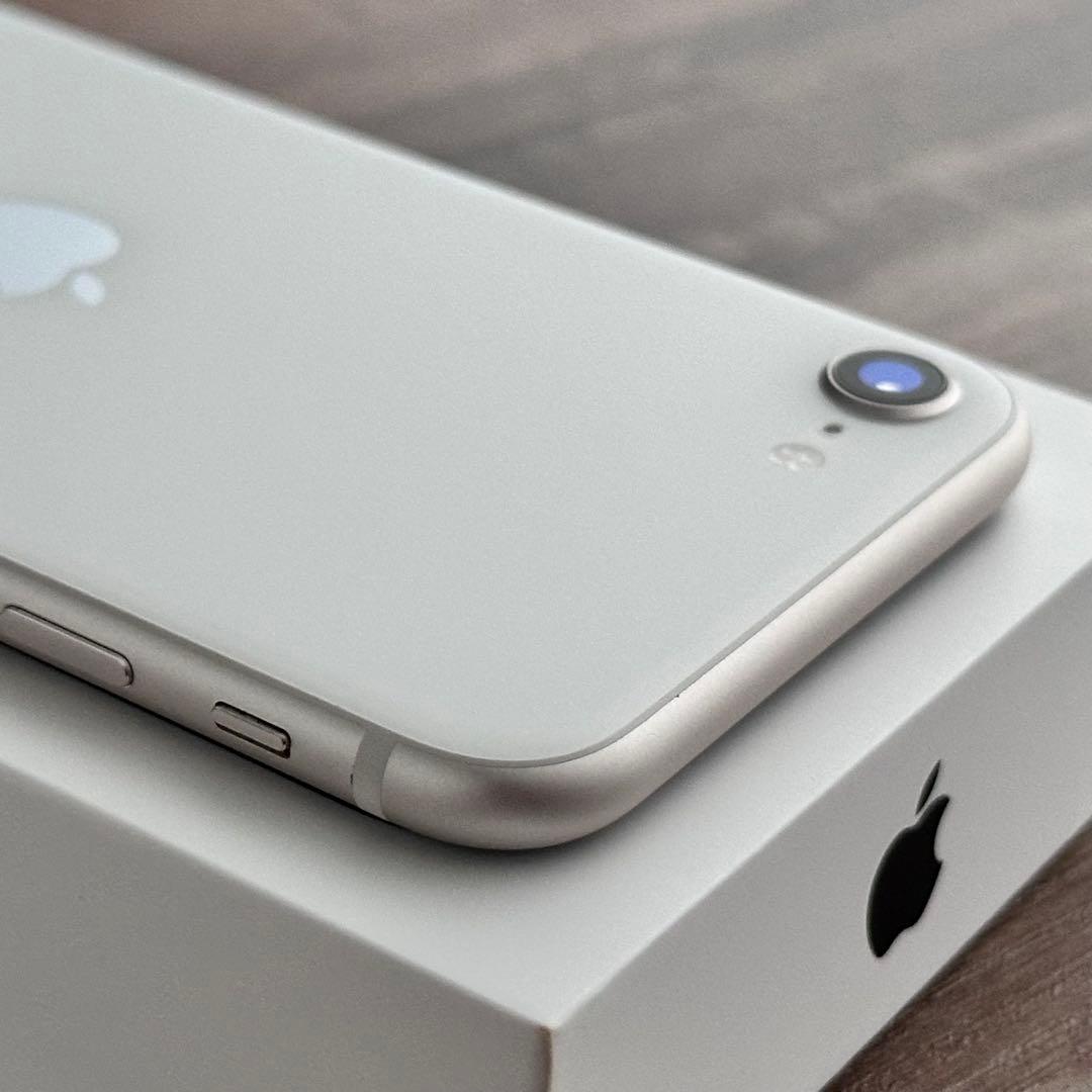 【良品◎】iPhoneSE 第3世代 本体 Starlight 128GB