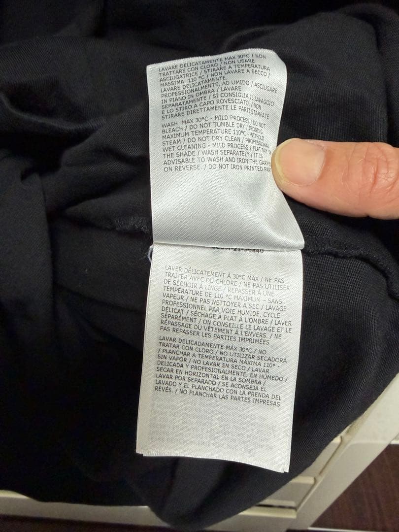 MONCLER ブラック クルーネック Tシャツ