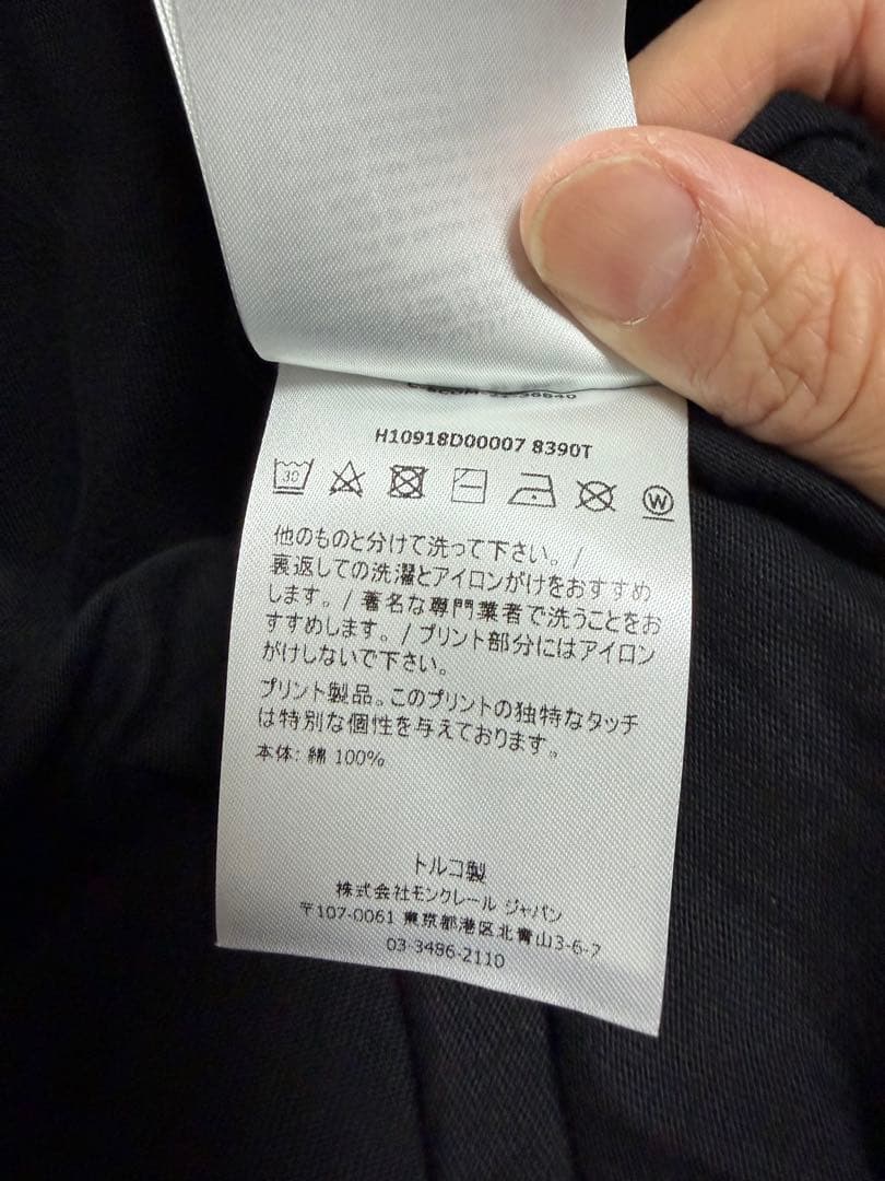 MONCLER ブラック クルーネック Tシャツ