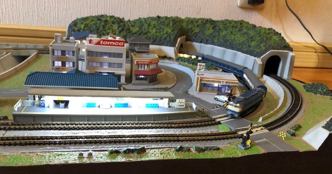 東京マルイPROZ完成ジオラマコース基本セットZゲージ精密鉄道模型