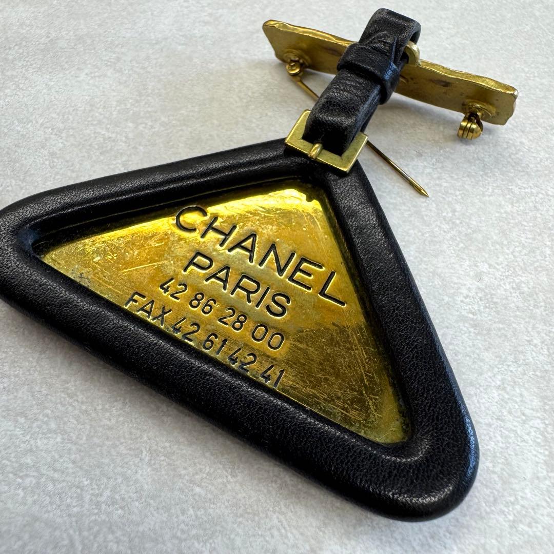 CHANEL ヴィンテージ 三角プレート ゴールド ブラック ブローチ
