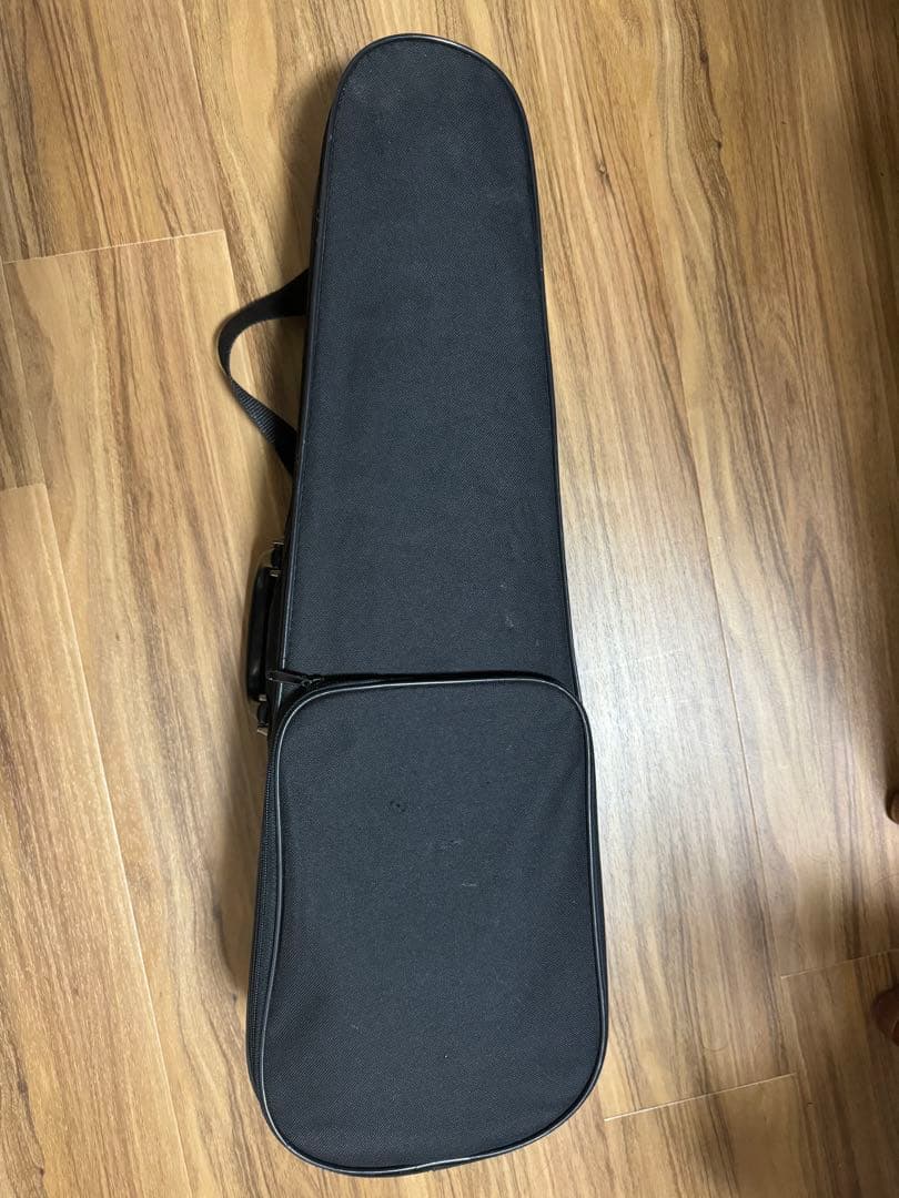 バイオリン 1/4 弓、肩当て、ケース付き