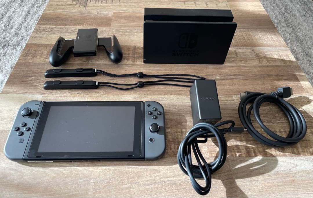 Nintendo Switch 本体と付属品