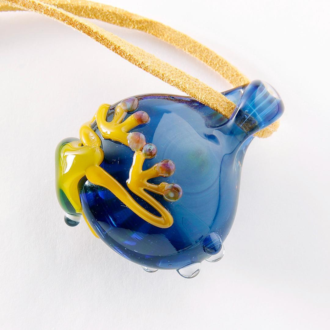 麻覇王mahao ペンダント ネックレス ガラス カエル 蓮花 A