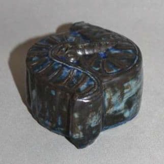 『李朝瑠璃釉菊石形水滴』 李氏朝鮮　アンモナイト形　硯滴　水盂　文房具