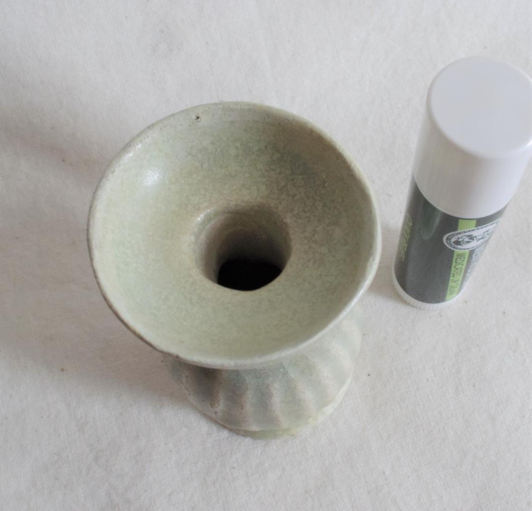 小さな壺　青磁　東南アジア