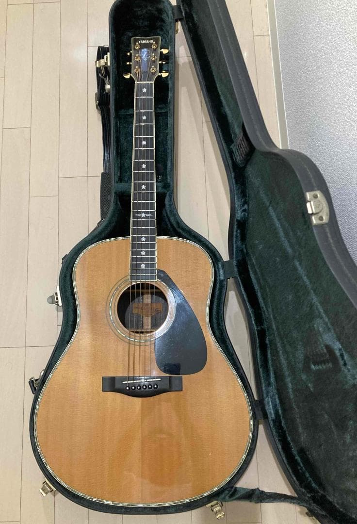 み*ん様 Yamaha LL-33J　ハードケース付　エレアコジャンク品