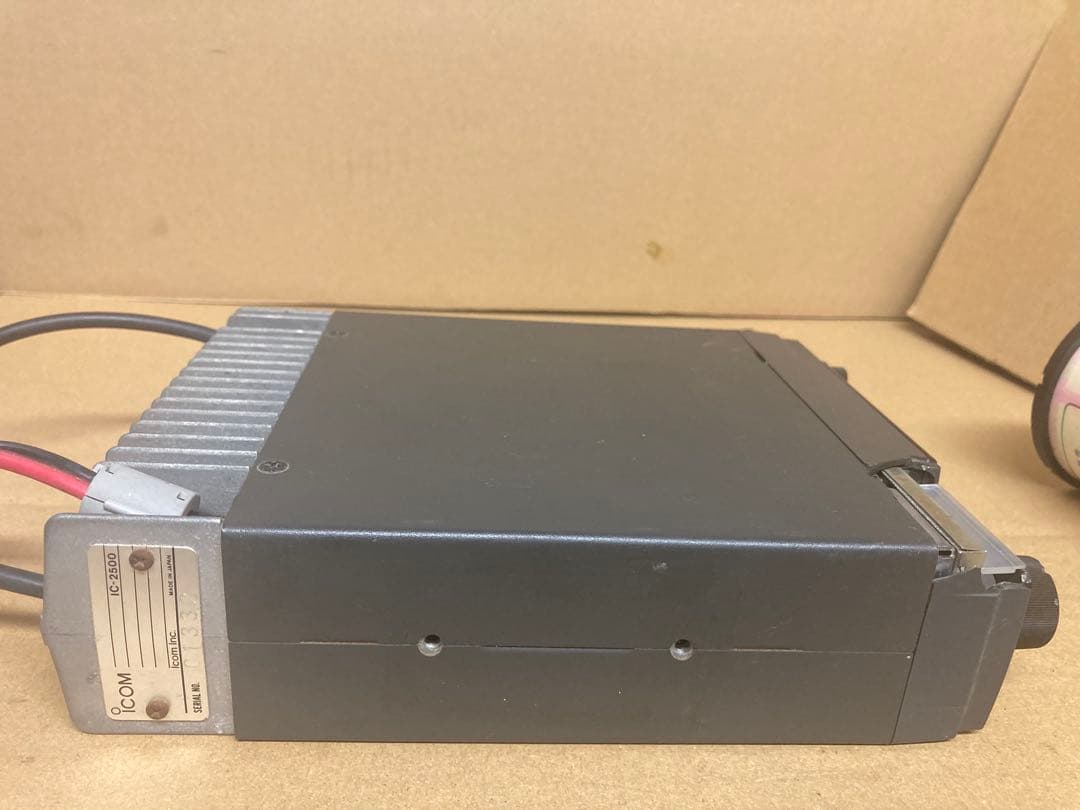 icom ＩＣ-2500 トランシーバー　ジャンク外部破損箇所あり