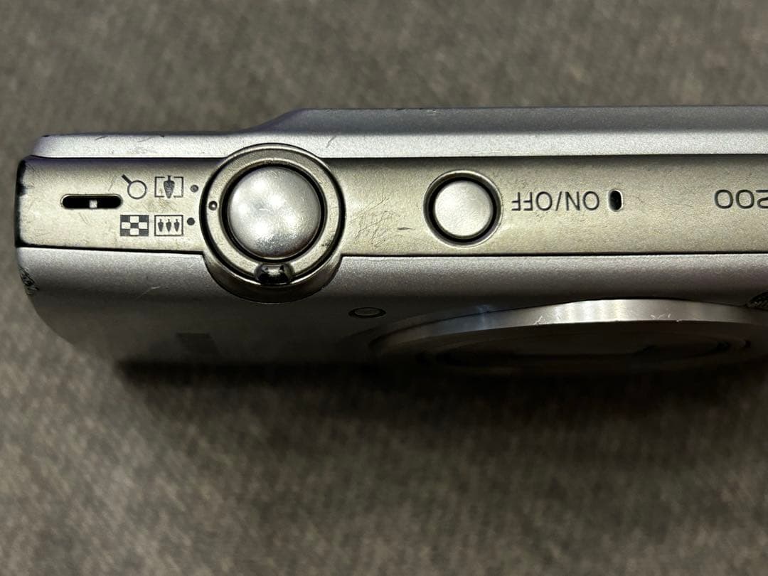 Canon IXY 200 シルバー