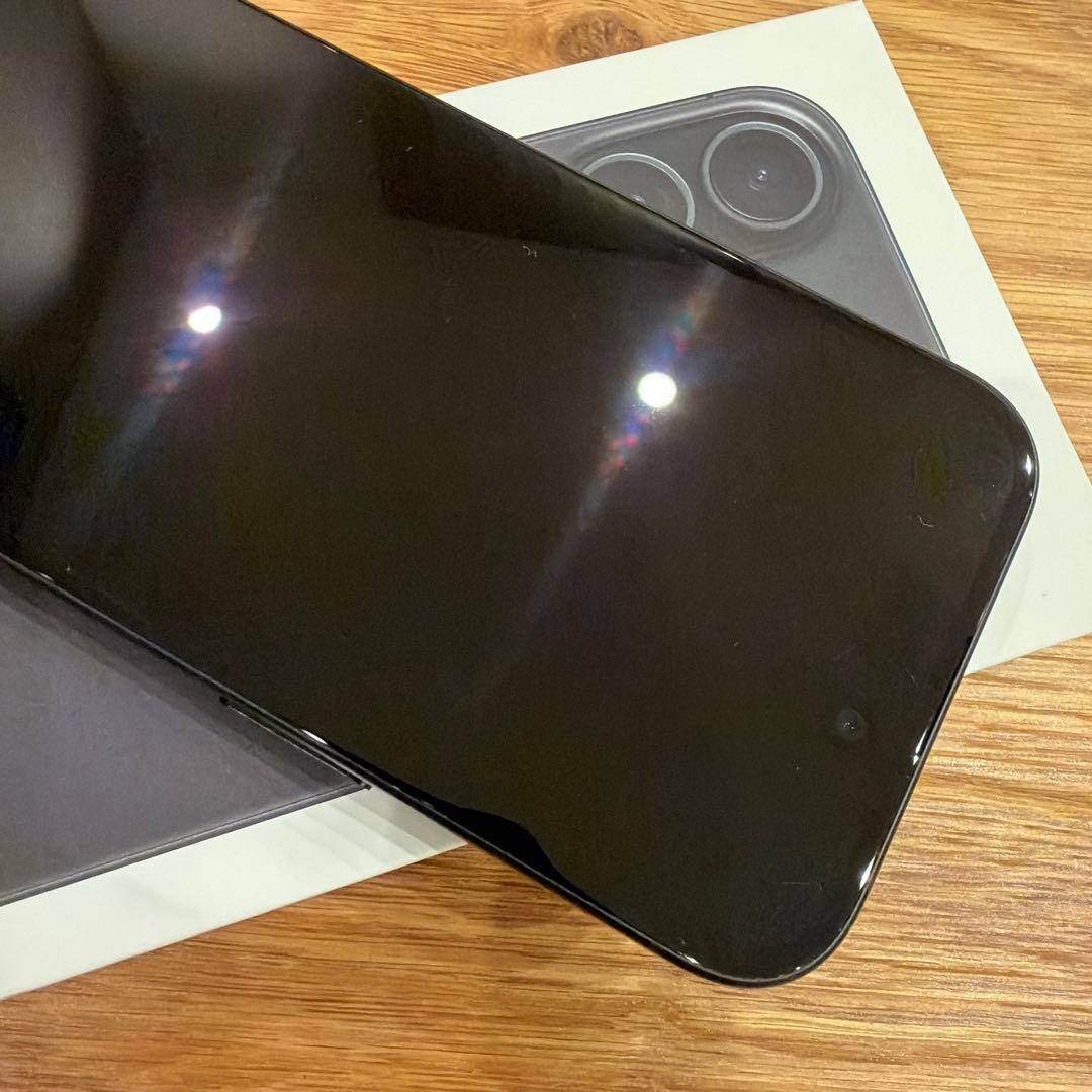 【ほぼ新品】Apple iPhone16 128gbブラック本体 SIMフリー